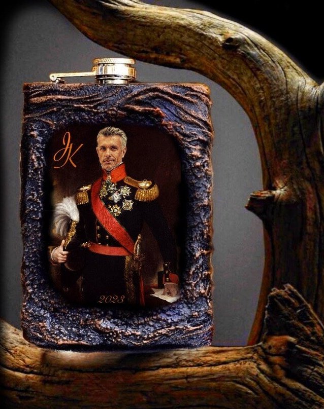 Whiskey flask historical Portrait bar gift ideas custom order customized personalized man husband gift anniversary wedding birthday 