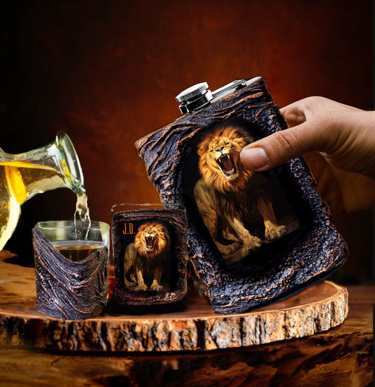 Lion Whiskey Flask Gift Set