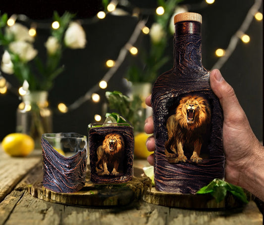 Lion Whiskey Decanter Gift Set